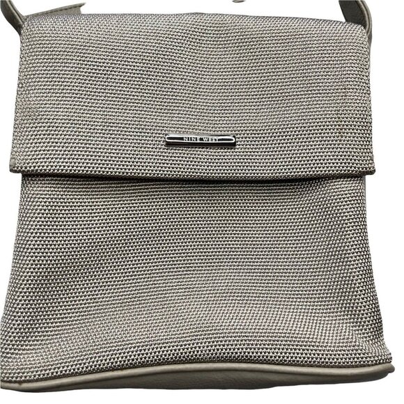 Nine West Crossbody Bag Purse Tan Beige Small Snap Front Textured - Picture 3 of 9